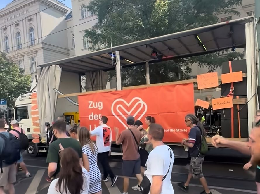 Zug der Liebe 2024